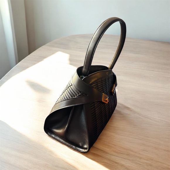 Salvatore Ferragamo Hug handbag (M) - Picture 6 of 9